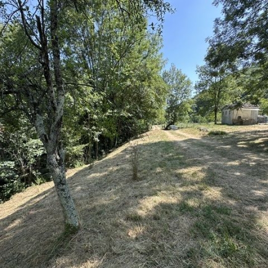  Annonces AUBENAS : Terrain | VALS-LES-BAINS (07600) | 0 m2 | 80 000 € 