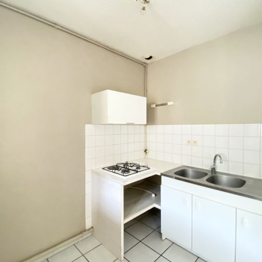  Annonces AUBENAS : Appartement | VALS-LES-BAINS (07600) | 49 m2 | 450 € 