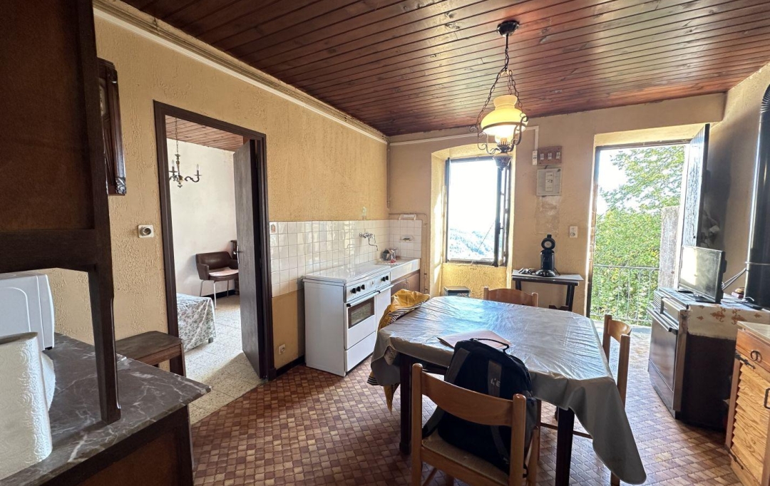 Annonces AUBENAS : House | VALS-LES-BAINS (07600) | 68 m2 | 82 000 € 