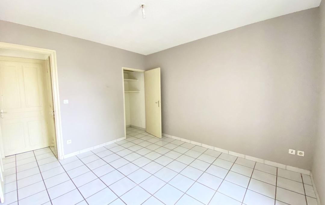 Annonces AUBENAS : Appartement | VALS-LES-BAINS (07600) | 49 m2 | 450 € 