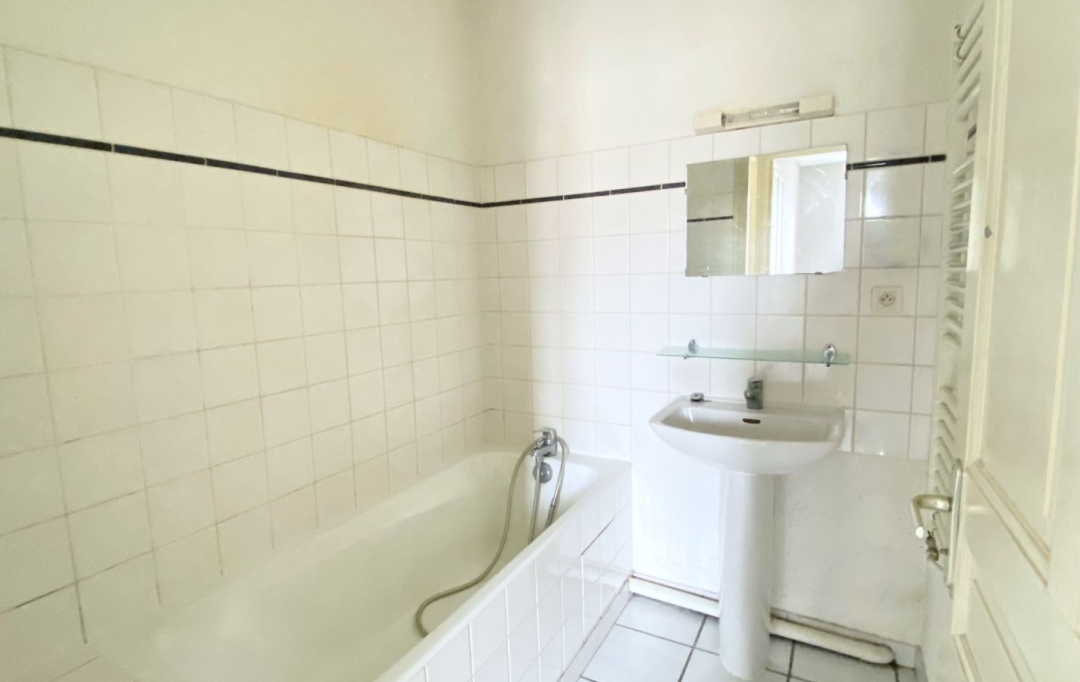 Annonces AUBENAS : Appartement | VALS-LES-BAINS (07600) | 49 m2 | 450 € 