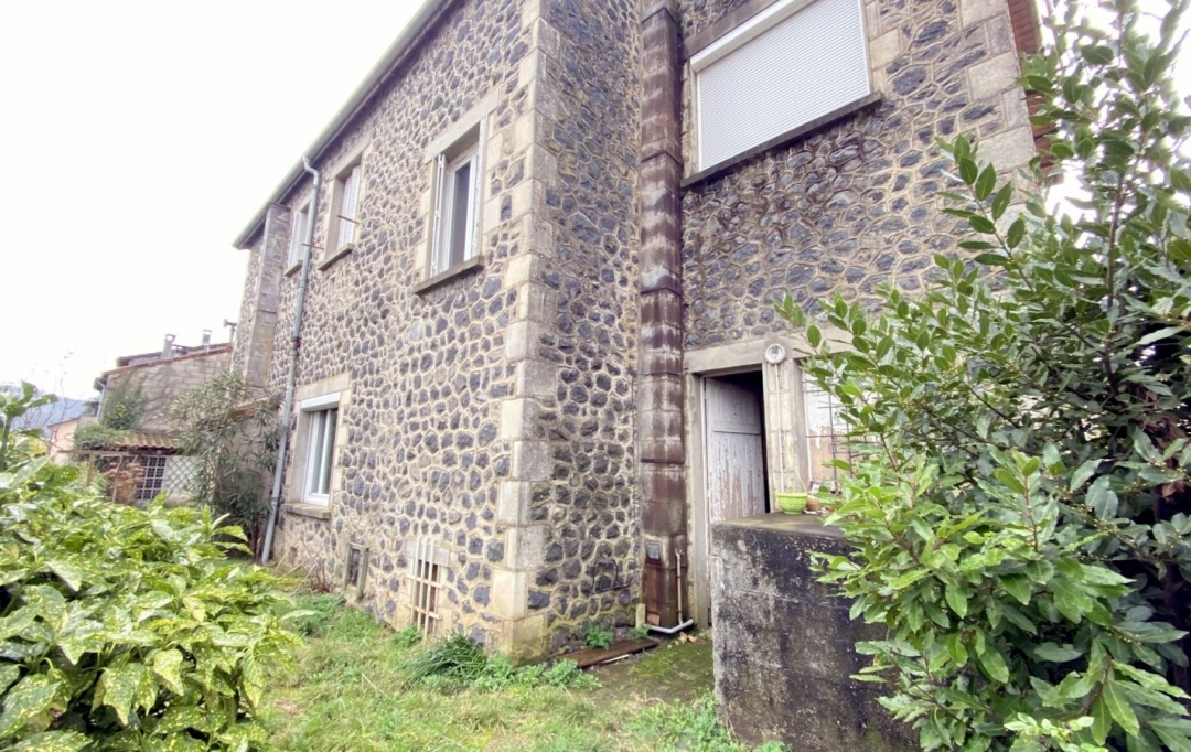 Agence PIERRE FRANCOIS : House | LALEVADE-D'ARDECHE (07380) | 210 m2 | 169 000 € 