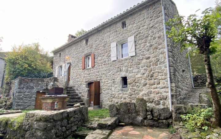 Maison   MAYRES  111 m2 223 650 € 