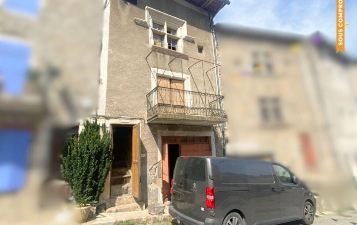Maison de village BURZET 108 m2 35 000 € Maison de village BURZET 108 m2 35 000 €